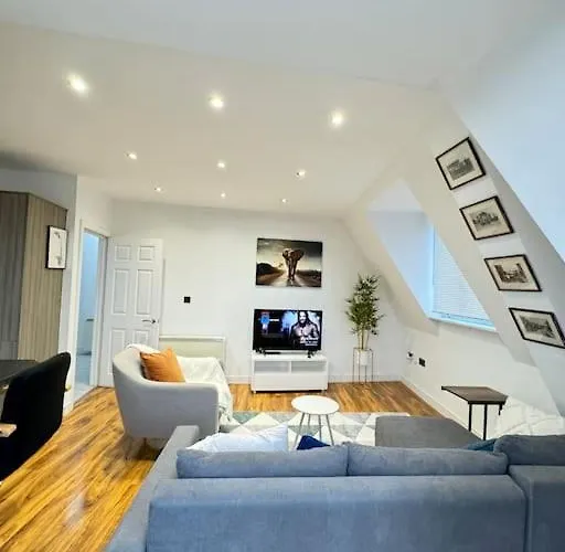 Southsea Modern Apt