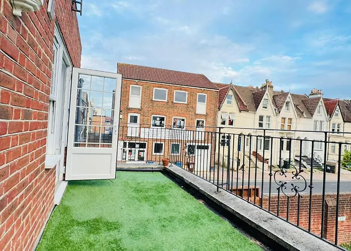 Southsea Modern Apt
