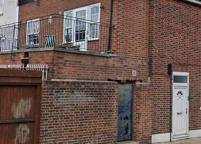 Southsea Modern Apt
